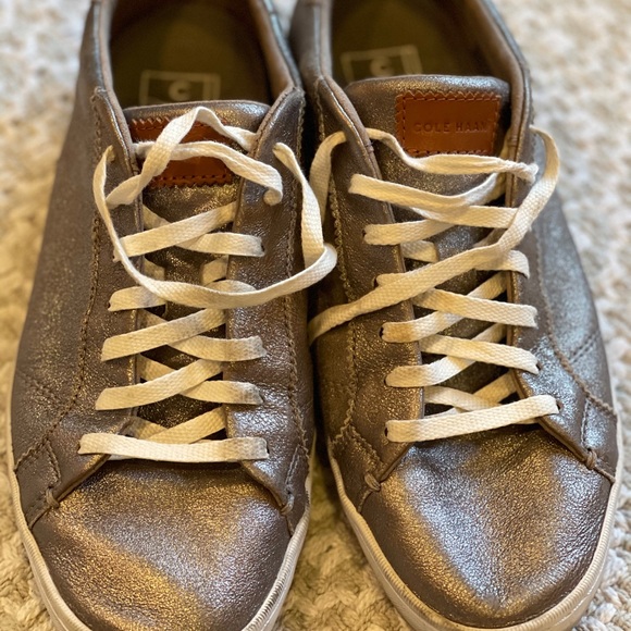 Ladies silver leather sneakers COLE HAAN 8.5 - Picture 2 of 3